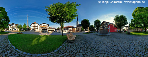 Panorama Dorfplatz Bergen